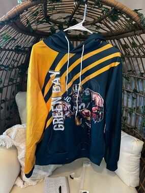 *NEW* Men’s Green Bay Packer hoodie